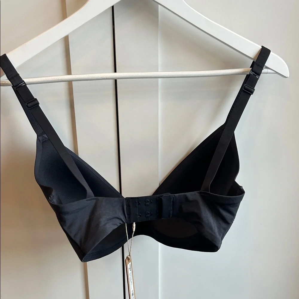 SKIMS Wireless Form Lightly Lined T-Shirt Demi Bra in Onyx Leopard Micro Print - Picture 12 of 13